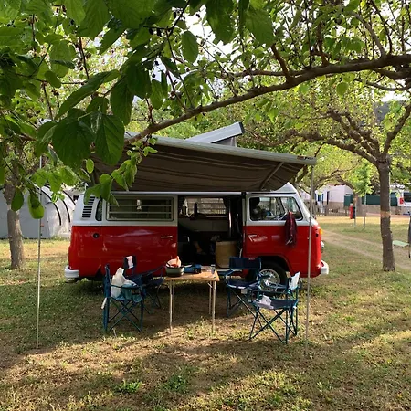 דירה Retro Vw Kombi T2 Campervan הוספיטלט דה יוברגאט